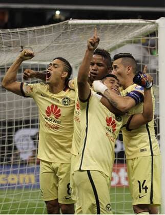 Fußball, Concacaf Champions League Finale, Club America besiegt UANL Tigres April 27, 2016 - Mexico - D27041614.JPG.CIUDAD DE MEXICO.- Deporte-Soccer.- Las Ãguilas del America se alzaron con el titulo de la Concachampions la noche de este miercoles 27 de abril de 2016 y tienen su boleto para el mundial de clubes a disputarse en Japon. El cuadro de Coapa vencio este miercoles 2-1 (global 4-1) a Tigres en la vuelta de la final de esta competicion. Foto: Agencia EL UNIVERSAL Agustin Salinas RCC. Latin News - April 27, 2016  - ZUMAu78_