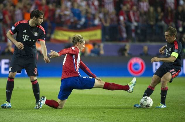 Javi Martinez, Fernando Torres und Philipp Lahm beim Champions League Halbfinal Hinspiel Atletico Madrid vs. Bayern München im Vicente-Calderon-Stadion. Madrid, 27.04.2016 Foto:xDyDxFotografosx xFuturexImage