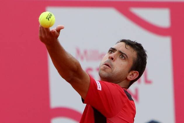 April 27, 2016 - Estoril, Portugal - Spanish Inigo Cervantes serves a ball to Australian Nick Kyrgios during the Millennium Estoril Open ATP Tennis Herren 250 tennis tournament at the Clube de Tenis do Estoril in Portugal on April 27, 2016. (Photo: Millennium Estoril Open ATP 250 tennis tournament - Inigo Cervantes (ESP) vs Nick Kyrgios (AUS)  - ZUMAn230