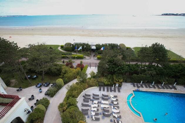 Fußball, EURO 2016, Quartier der Nationalmannschaft Polens in La Baule Piscine, plage - Hotel Barriere L Hermitage FOOTBALL : Mannschaftsquartier der Nationalmannschaft von Polen während der EURO 2016 - La Baule - Euro2016 - 29 04 2016 