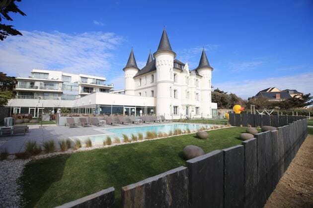 Fußball, EURO 2016, Quartier der Nationalmannschaft Schwedens in Pornichet exterieur et entree Chateau des Tourelles - Pornichet FOOTBALL : Mannschaftsquartier der Nationalmannschaft von Schweden bei der EURO 2016 - Pornichet - Euro2016 - 29 04 2016 
