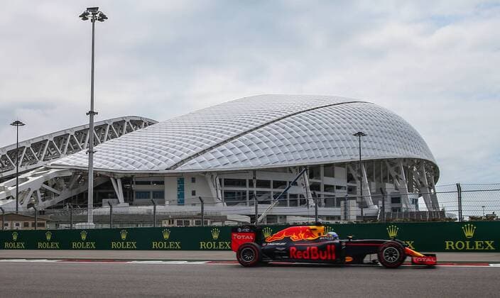 SOCHI, RUSSIA. APRIL 29, 2016. Australian driver Daniel Ricciardo of the Red Bull Racing F1 Team takes part in a free practice session of the 2016 Formula One Russian Grand Prix at the Sochi Autodrom racing circuit. Sergei Bobylev TASS  TS021404