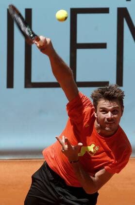 Swiss tennis player Stanislas Wawrinka hits the ball during a training session for the Mutua Madrid Open at Caja Magica court in Madrid, Spain, 30 April 2016. The Mutua Madrid Open runs from 29 April to 08 May 2016. Stanislas Wawrinka training !ACHTUNG: NUR REDAKTIONELLE NUTZUNG!  20160430-635976307532804410