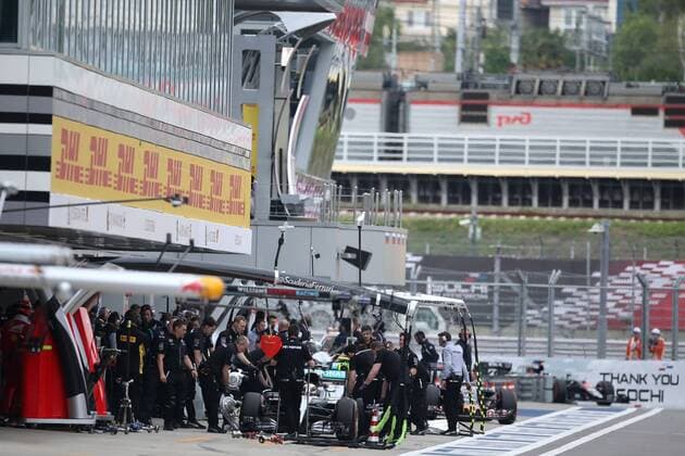 Motorsports: FIA Formula One World Championship WM Weltmeisterschaft 2016, Grand Prix of Russia, 44 Lewis Hamilton (GBR, Mercedes AMG Petronas Formula One Team), xHOCHxZWEIx