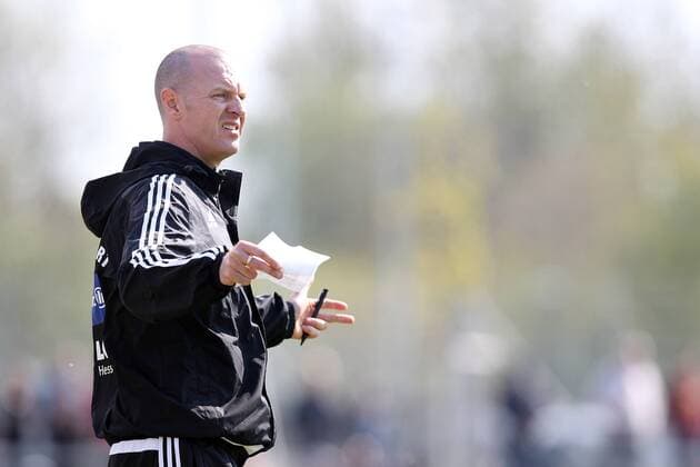v.li.: Trainer Matt Ross (1. FFC Frankfurt) enttäuscht schauend, Enttäuschung, disappointed , Fussball, UEFA Women s Champions League, 1. FFC Frankfurt - VfL Wolfsburg, xmrx