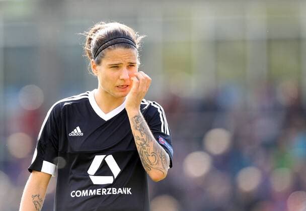 v.li.: Dzsenifer Marozsan (1. FFC Frankfurt) enttäuscht schauend, Enttäuschung, disappointed , Fussball, UEFA Women s Champions League, 1. FFC Frankfurt - VfL Wolfsburg, xmrx