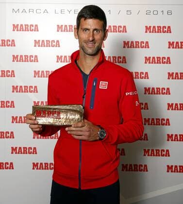 Novak Djokovic receives the Marca Leyenda Award. xCHEMAxREYx 