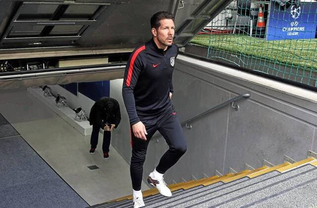 Bilder des Tages - SPORT Atletico Madrid training session at Allianz Arena. In this picture, Simeone. xPABLOxMORENOxARRIEROx 