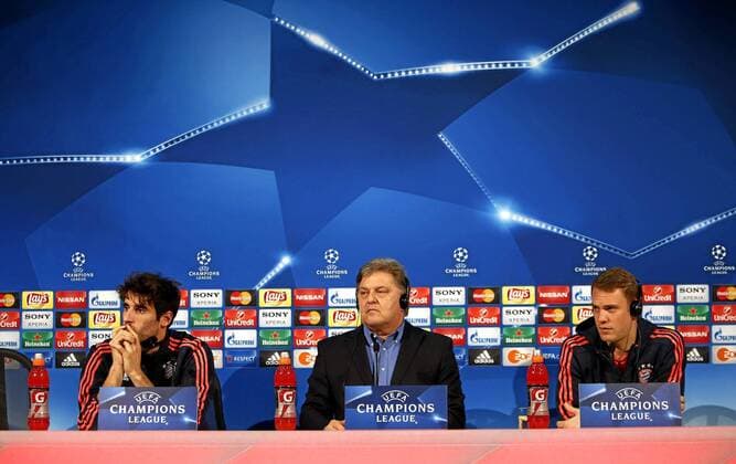 Pep Guardiola, Javi Martinez and Manuel Neuer (FC Bayern Munich) at press conference PK Pressekonferenz before the Champions League match between Bayern and Atletico Madrid. xPABLOxMORENOxARRIEROx 