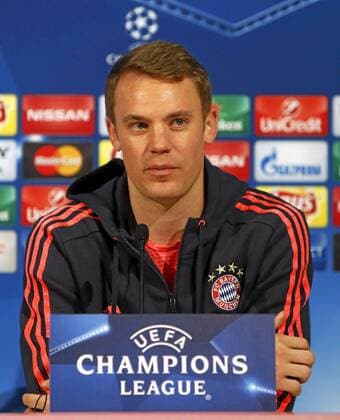 Bilder des Tages - SPORT Pep Guardiola, Javi Martinez and Manuel Neuer (FC Bayern Munich) at press conference PK Pressekonferenz before the Champions League match between Bayern and Atletico Madrid. xPABLOxMORENOxARRIEROx 