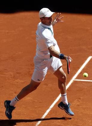 Spain s Roberto Bautista retuns the ball against Colombian Santiago Giraldo during their first round match of the Mutua Madrid Open tennis tournament at the Caja Magica courts in Madrid, Spain, 03 May 2016. The Mutua Madrid Open runs from 29 April to 08 May. EFE J. J. Guillen Santiago Giraldo vs. Roberto Bautista !ACHTUNG: NUR REDAKTIONELLE NUTZUNG!  GRA145 20160503-635978802431638362
