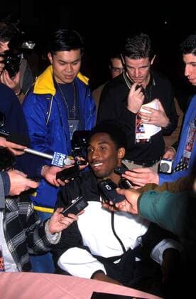 New York, New York, U.S. - K11290JBB. 1998. NBA Basketball Herren USA ALL STAR PRESSER AT THE HILTON HOTEL , NYC..KOBE BRYANT. KOBEBRYANTRETRO KOBE BRYANT TONE - ZUMAba9_