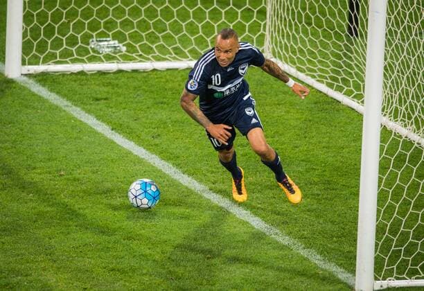 Fußball, AFC Champions League, Melbourne Victory - Gamba Osaka May 3, 2016 - Melbourne, Victoria, Australia - Archie Thompson ( 10) of Melbourne Victory celebrates after scoring a goal during the 2016 Asian Champions League group G match between Melbourne Victory (AUS) and Gamba Osaka (JPN) at AAMI Park in Melbourne, Australia. Soccer 2016 - ACL - Melbourne Victory (AUS) beat Gamba Osaka (JPN) 2-1 - ZUMAk106