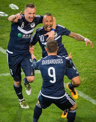 Fußball, AFC Champions League, Melbourne Victory - Gamba Osaka May 3, 2016 - Melbourne, Victoria, Australia - Besart Berisha ( 8) of Melbourne Victory and Kosta Barbarouses ( 9) of Melbourne Victory celebrate Archie Thompson ( 10) of Melbourne Victory after he scores a goal during the 2016 Asian Champions League group G match between Melbourne Victory (AUS) and Gamba Osaka (JPN) at AAMI Park in Melbourne, Australia. Soccer 2016 - ACL - Melbourne Victory (AUS) beat Gamba Osaka (JPN) 2-1 - ZUMAk106