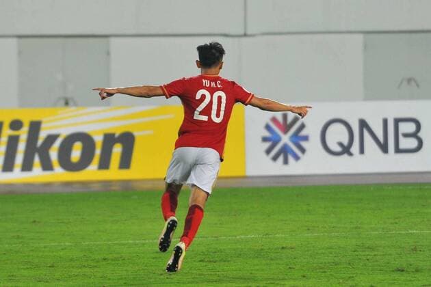 Fußball, AFC Champions League, Guangzhou Evergrande - Sydney FC Yu Hanchao of China s Guangzhou Evergrande celebrates after his teammate Gao Lin scored a goal against Australia s Sydney FC in their Group H match during the 2016 AFC Champions League in Guangzhou city, south China s Guangdong province, 3 May 2016. Guangzhou Evergrande defeated Sydney FC 1-0. Guangzhou Evergrande beats Sydney FC at AFC Champions League  20160503_68014