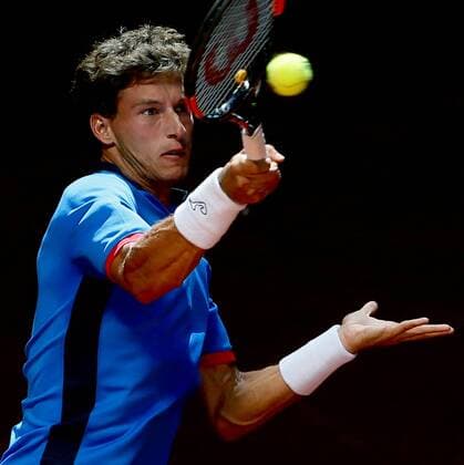 Spanish tennis player Pablo Carreno Busta returns the ball ti Bulgarian Grigor Dimitrov during their Mutua Madrid Open tennis tournament first round match at the Caja Magica Tennis Center in Madrid, Spain, 03 May 2016. The Mutua Madrid Open runs from 29 April until 08 May 2016. PABLO CARRENO BUSTA VS GRIGOR DIMITROV !ACHTUNG: NUR REDAKTIONELLE NUTZUNG!  GRA256 20160503-635978900143298486