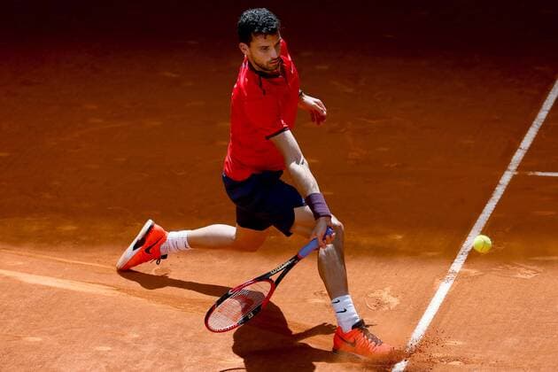 Bulgarian tennis player Grigor Dimitrov returns the ball to Spanish Pablo Carreno Busta during their Mutua Madrid Open tennis tournament first round match at the Caja Magica Tennis Center in Madrid, Spain, 03 May 2016. The Mutua Madrid Open runs from 29 April until 08 May 2016. PABLO CARRENO BUSTA VS GRIGOR DIMITROV !ACHTUNG: NUR REDAKTIONELLE NUTZUNG!  GRA256 20160503-635978901384902486