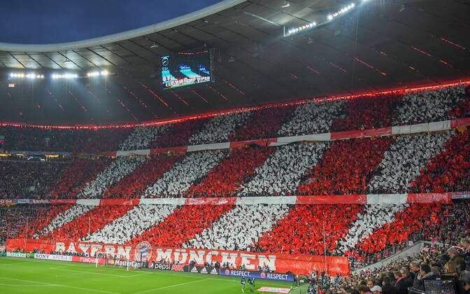 FUSSBALL CHAMPIONS LEAGUE SAISON 2015 2016 HALBFINALE RUECKSPIEL FC Bayern Muenchen - Atletico Madrid 03.05.2016 Die Fans vom FC Bayern Muenchen zelebrieren eine Fan-Choreographie 