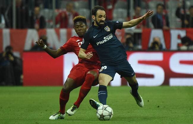 03.05.2016, xjhx, Fussball Champions League, FC Bayern Muenchen - Atletico Madrid, emspor, v.l. David Alaba (FC Bayern Muenchen), Juanfran (Atletico Madrid) Muenchen