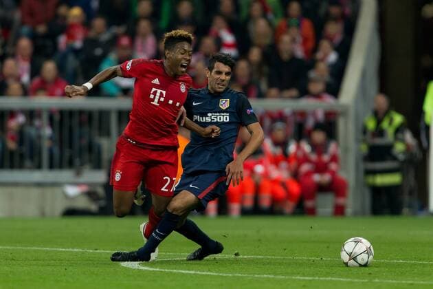 Dienstag. 03.05.2016, Champions League - Halbfinale, Rueckspiel in Muenchen, Saison 2015 2016, FC Bayern Muenchen - Atletico Madrid, v-l David ALABA (FCB) gegen Augusto Fernandez (Atletico) DeFodi507