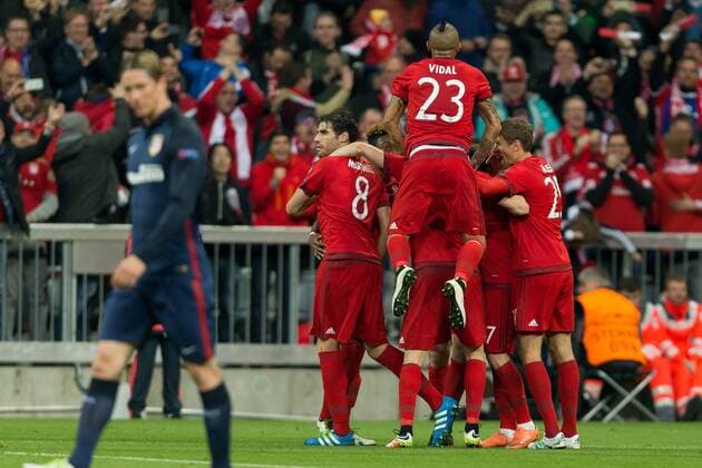 Dienstag. 03.05.2016, Champions League - Halbfinale, Rueckspiel in Muenchen, Saison 2015 2016, FC Bayern Muenchen - Atletico Madrid, v-l jubel um Xabi Alonso (FCB) nach seinem treffer zum 1:0 DeFodi507
