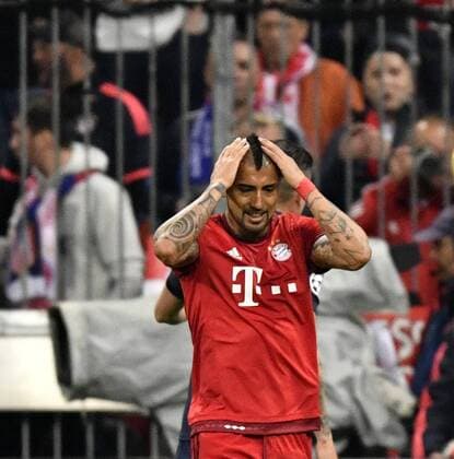 Arturo Vidal FC Bayern München Enttäuschung enttäuscht nach vergebener Torchance Chance Gestik Geste FC Bayern München FCB vs Atletico Madrid UEFA Champions-League CL Halbfinale Rückspiel Saison 2015 2016 München Allianz Arena 03.05.2016 FC Bayern München FCB vs Atletico Madrid