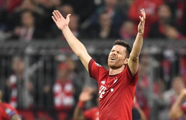 Xabi Xabier Olano Alonso FC Bayern München Enttäuschung enttäuscht nach vergebener Torchance Chance Gestik Geste FC Bayern München FCB vs Atletico Madrid UEFA Champions-League CL Halbfinale Rückspiel Saison 2015 2016 München Allianz Arena 03.05.2016 FC Bayern München FCB vs Atletico Madrid