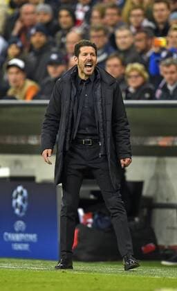 03.05.2016, Fussball UEFA Champions League 2015 2016, Halbfinale, Rückspiel, FC Bayern München - Atletico Madrid, in der Allianz-Arena München, Trainer Diego Simeone (Atletico Madrid) in Rage. 