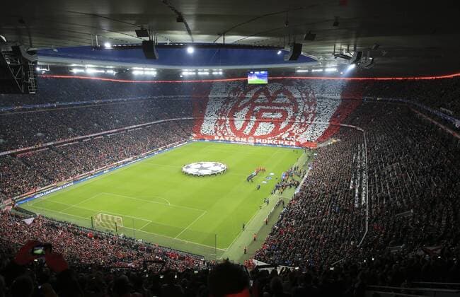 03.05.2016, Fussball UEFA Champions League 2015 2016, Halbfinale, Rückspiel, FC Bayern München - Atletico Madrid, in der Allianz-Arena München, Fanchoreografie. 