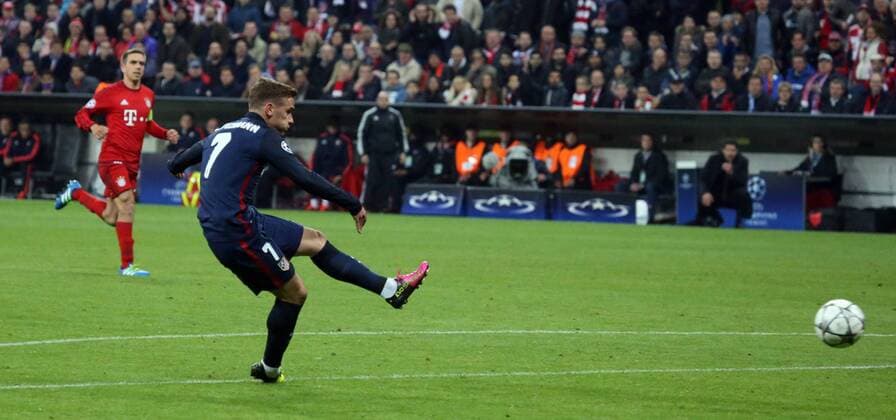 FC Bayern München - Atletico Madrid Deutschland, München, 03.05.2016, Fussball, UEFA Champions League, Saison 2015 2016, Halbfinale, Rückspiel, FC Bayern München - Atletico Madrid: Antoine Griezmann (Atletico Madrid); Tor 1:1 Griezmann.