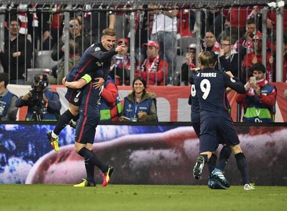 TOR zum 1:1 durch Antoine Griezmann Atletico Madrid Torjubel FC Bayern München FCB vs Atletico Madrid UEFA Champions-League CL Halbfinale Rückspiel Saison 2015 2016 München Allianz Arena 03.05.2016 FC Bayern München FCB vs Atletico Madrid