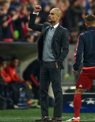 FUSSBALL CHAMPIONS LEAGUE SAISON 2015 2016 HALBFINALE RUECKSPIEL FC Bayern Muenchen - Atletico Madrid 03.05.2016 Trainer Pep Guardiola (FC Bayern Muenchen) jubelt 