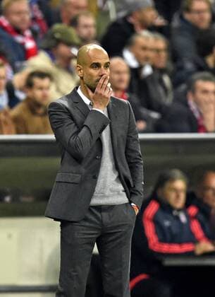 03.05.2016, Fussball UEFA Champions League 2015 2016, Halbfinale, Rückspiel, FC Bayern München - Atletico Madrid, in der Allianz-Arena München, Trainer Pep Guardiola (FC Bayern München) nachdenklich. 