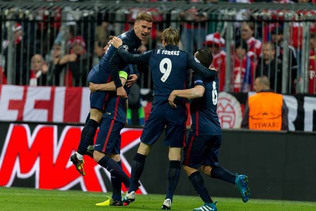 Dienstag. 03.05.2016, Champions League - Halbfinale, Rueckspiel in Muenchen, Saison 2015 2016, FC Bayern Muenchen - Atletico Madrid, v-l jubel um Antoine Griezmann (Atletico) nach seinem treffer zum 1:1 DeFodi507
