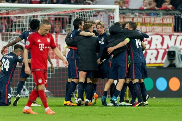 Dienstag. 03.05.2016, Champions League - Halbfinale, Rueckspiel in Muenchen, Saison 2015 2016, FC Bayern Muenchen - Atletico Madrid, die spieler Atletico jubeln nach dem spiel DeFodi507