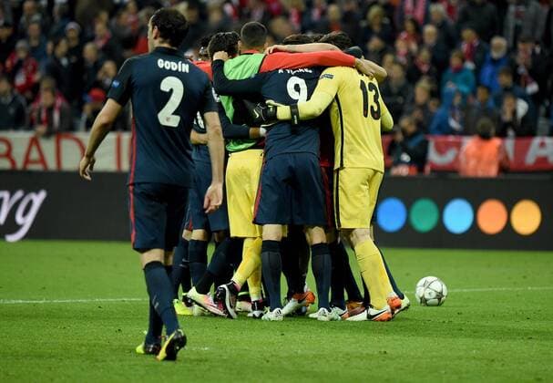 03.05.2016, xjhx, Fussball Champions League, FC Bayern Muenchen - Atletico Madrid, emspor, v.l. Spieler von Atletico Madrid jubeln jubelt nach Spielende. Muenchen