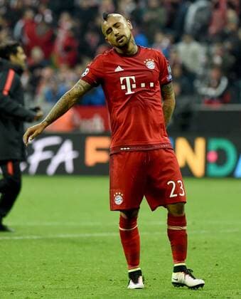 03.05.2016, xjhx, Fussball Champions League, FC Bayern Muenchen - Atletico Madrid, emspor, v.l. Arturo Vidal (FC Bayern Muenchen) enttaeuscht, enttaeuscht schauend, dissapointed Muenchen
