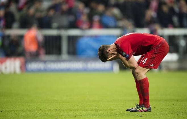 München, 03.05.2016, Allianz Arena Xabi Alonso (FCB) enttäuscht FC Bayern München vs. Atletico Madrid mm