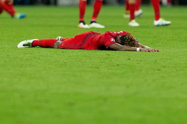 Dienstag. 03.05.2016, Champions League - Halbfinale, Rueckspiel in Muenchen, Saison 2015 2016, FC Bayern Muenchen - Atletico Madrid, David ALABA (FCB) am boden DeFodi507