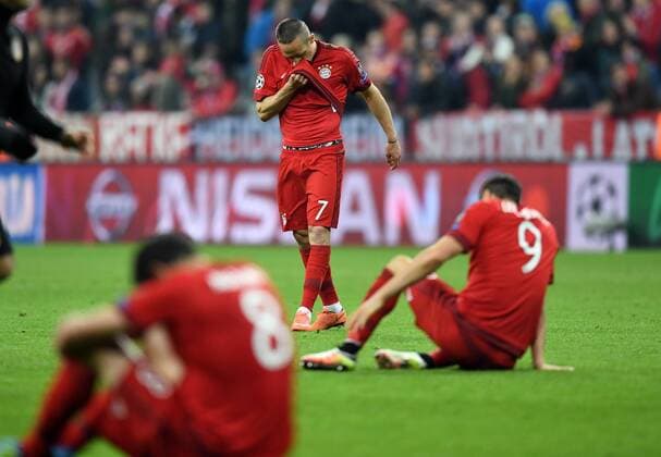 FUSSBALL CHAMPIONS LEAGUE SAISON 2015 2016 HALBFINALE RUECKSPIEL FC Bayern Muenchen - Atletico Madrid 03.05.2016 Franck Ribery (FC Bayern Muenchen) ist nach dem Abpfiff enttaeuscht 