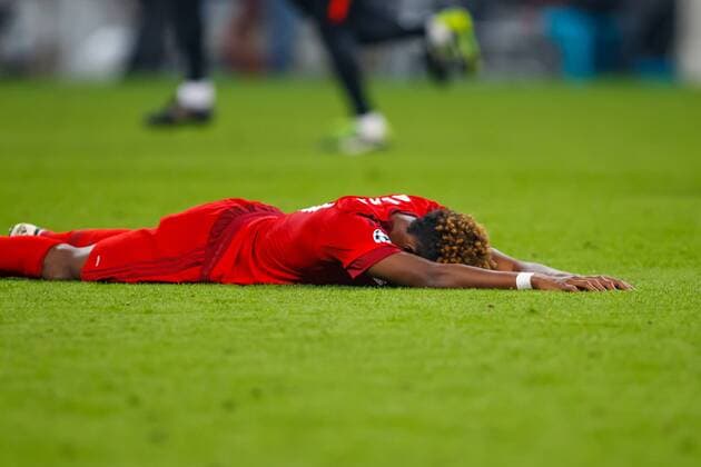 GER, UEFA CL, FC Bayern Muenchen (GER) vs Atletico Madrid (ESP) 03.05.2016, Allianz Arena, Muenchen, GER, UEFA CL Halbfinale Rueckspiel, FC Bayern Muenchen vs Atletico Madrid im Bild David Alaba (FCB 27) entauscht nordphotoxStraubmeier