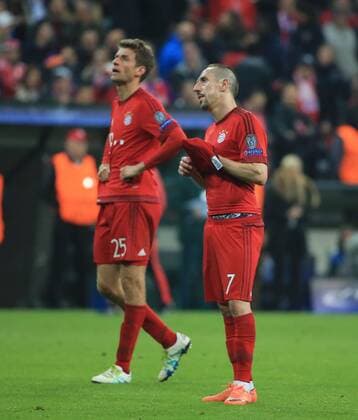 03.05.2016, CL Halbfinale, FC Bayern München vs Atletico Madrid, Allianz Arena, im Bild: Thomas Mueller (FCB) und Franck Ribery (FCB) geschlagen