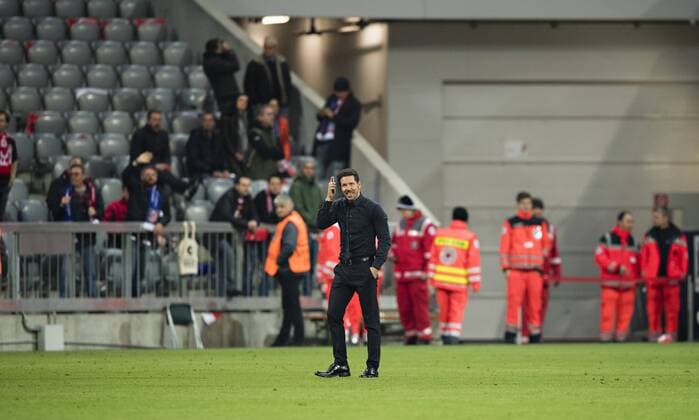 München, 03.05.2016, Allianz Arena Schlussjubel: Trainer Diego Simeone (Atletico) FC Bayern München vs. Atletico Madrid mm
