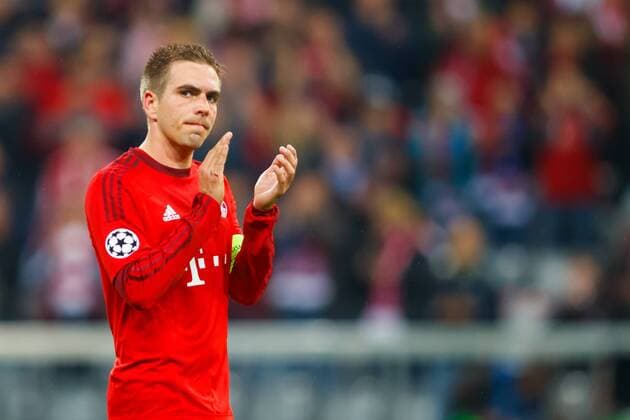 GER, UEFA CL, FC Bayern Muenchen (GER) vs Atletico Madrid (ESP) 03.05.2016, Allianz Arena, Muenchen, GER, UEFA CL Halbfinale Rueckspiel, FC Bayern Muenchen vs Atletico Madrid im Bild Philipp Lahm (FCB 21) entauscht nordphotoxStraubmeier