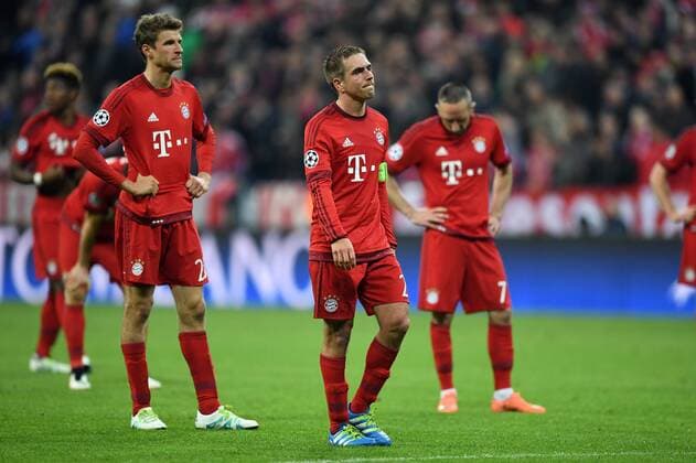 FUSSBALL CHAMPIONS LEAGUE SAISON 2015 2016 HALBFINALE RUECKSPIEL FC Bayern Muenchen - Atletico Madrid 03.05.2016 Thomas Mueller, Philipp Lahm und Franck Ribery (v.l., alle FC Bayern Muenchen) sind nach dem Abpfiff enttaeuscht 
