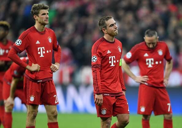 FUSSBALL CHAMPIONS LEAGUE SAISON 2015 2016 HALBFINALE RUECKSPIEL FC Bayern Muenchen - Atletico Madrid 03.05.2016 Thomas Mueller, Philipp Lahm und Franck Ribery (v.l., alle FC Bayern Muenchen) sind nach dem Abpfiff enttaeuscht 
