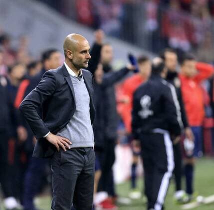 03.05.2016, Fussball UEFA Champions League 2015 2016, Halbfinale, Rückspiel, FC Bayern München - Atletico Madrid, in der Allianz-Arena München, Trainer Pep Guardiola (FC Bayern München) nachdenklich. 