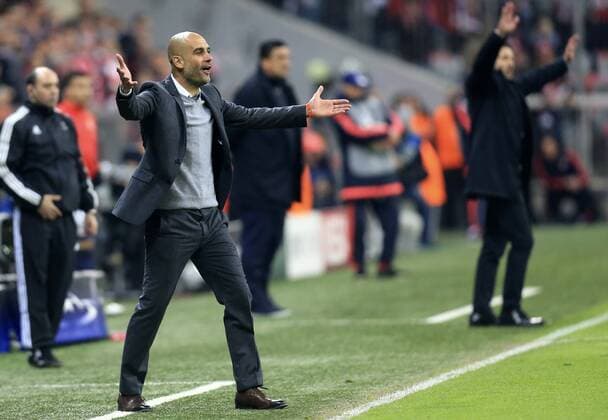 03.05.2016, Fussball UEFA Champions League 2015 2016, Halbfinale, Rückspiel, FC Bayern München - Atletico Madrid, in der Allianz-Arena München, Trainer Pep Guardiola (FC Bayern München) nachdenklich. 