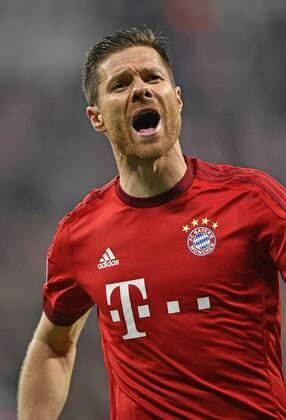 Xabi Xabier Olano Alonso FC Bayern München fordert Publikum Zuschauer auf anzufeuern FC Bayern München FCB vs Atletico Madrid UEFA Champions-League CL Halbfinale Rückspiel Saison 2015 2016 München Allianz Arena 03.05.2016 FC Bayern München FCB vs Atletico Madrid