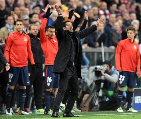 Championsleague Halbfinale: FC Bayern München - Atletico Madrid 03.05.2016. Trainer Diego Simeone (Atletico) kurz vor dem Schlußpfiff. HM